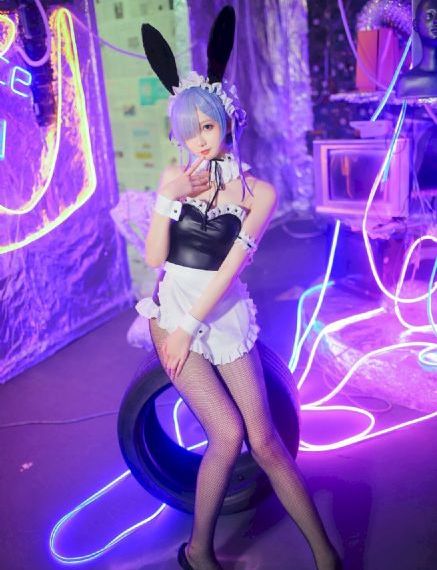 欧美夜店狂欢肉宴_BD在线观看