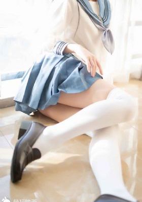丝袜欧美美女_720在线播放
